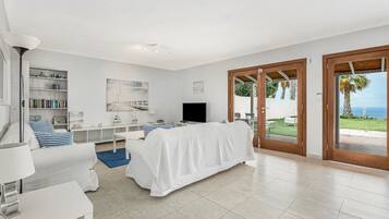 3 bedrooms, free WiFi, bed sheets