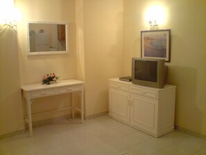 Interior - Apartment 'Precioso Y Acogedor' with Sea View, Shared Pool and Wi-Fi (Denia)