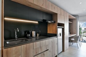 Apartment (609) | Eigene Küche | Kühlschrank, Mikrowelle, Mixer, Kochgeschirr/Geschirr/Besteck