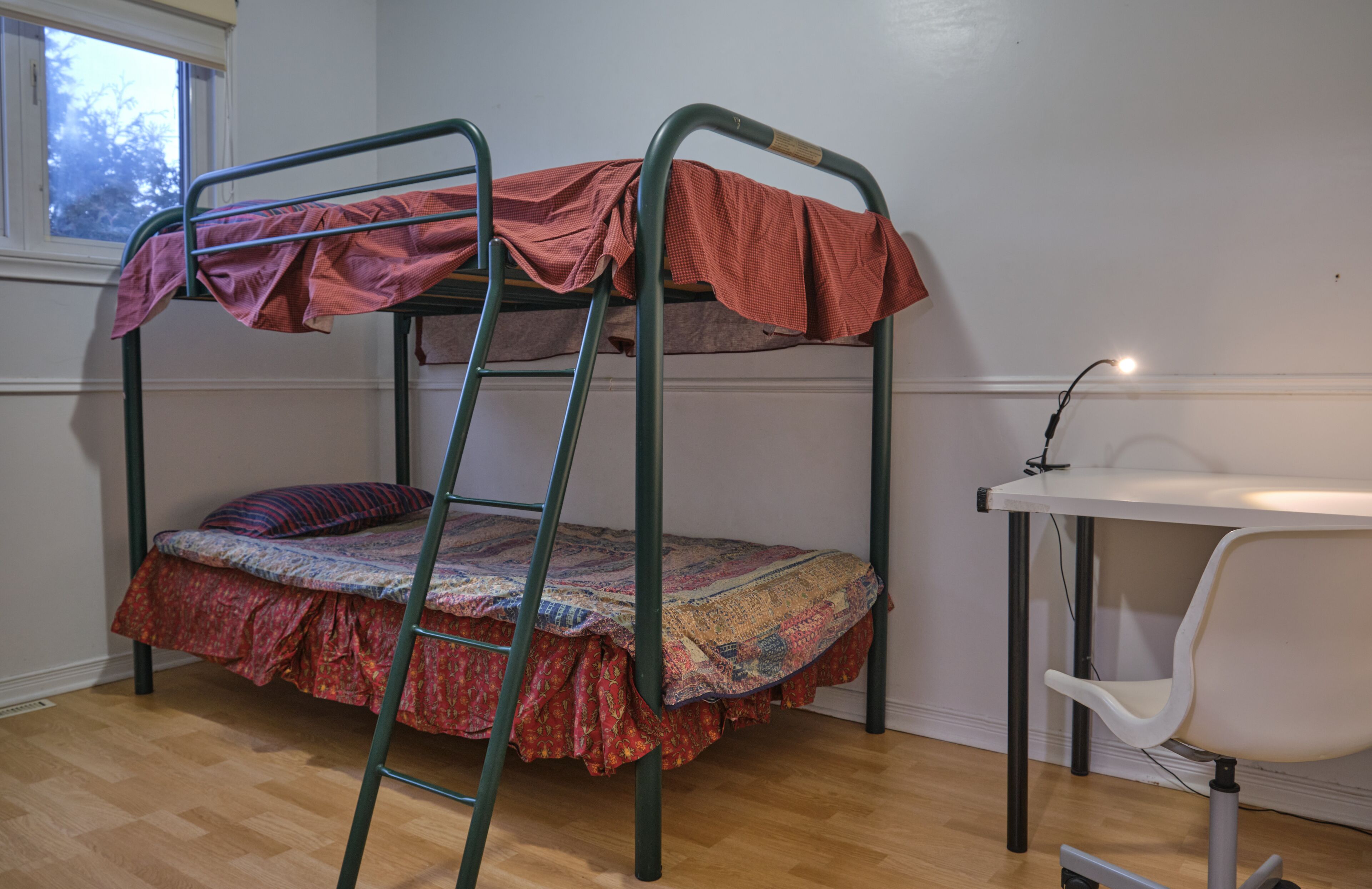 3 chambres, fer et planche à repasser, Wi-Fi, draps fournis