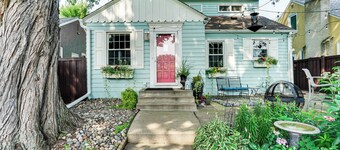 Chic Minneapolis Apt - 6 Blocks to Lake Nokomis!