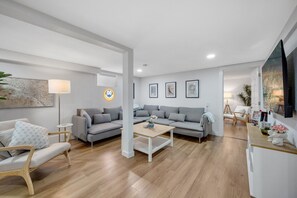 Deluxe Apartment | 2 bedrooms, premium bedding, down comforters, individually decorated - Casitas en Pueblo (Pueblo)