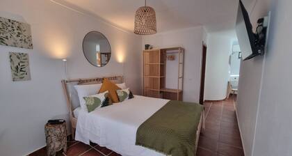 Cantinho da Vila by Portus Alacer