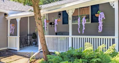 One block from Main Street, free parking, pets allowed