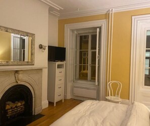2 bedrooms, iron/ironing board, WiFi, bed sheets - Condo sur Deux Étages Dans le Vieux-québec Disponible en Décembre et Janvier (Québec)