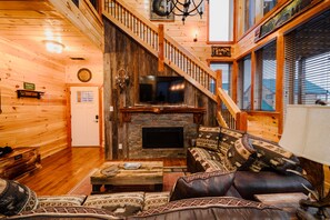 Smart TV, fireplace