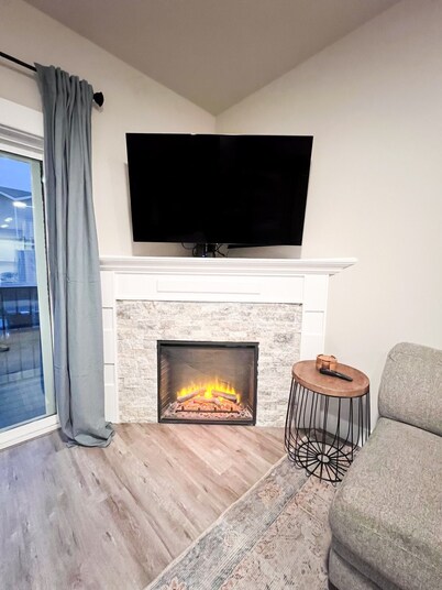 Beautiful, newly built 4 bedroom with garage