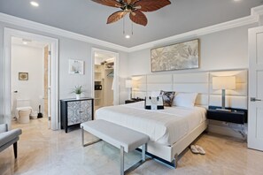 2 sovrum, skrivbord, strykjärn/strykbräda och resesäng