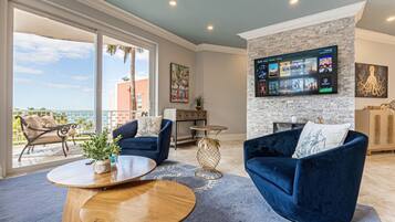 TV connectée, livres, chaßne hi-fi