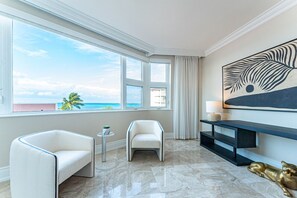 Smart TV, video games, music library, video library - Beachfront 3BR Penthouse w/Terrace Next to BahaMar (Nassau)