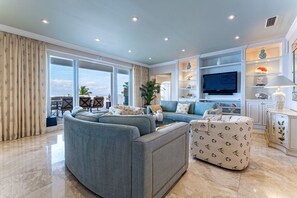 Smart TV, video games, music library, video library - Beachfront 3BR Penthouse w/Terrace Next to BahaMar (Nassau)