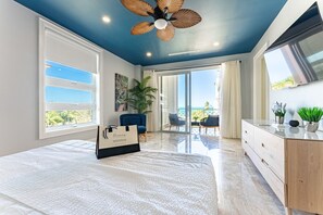 3 chambres, bureau, fer et planche à repasser, lit parapluie