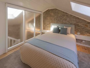 5 Schlafzimmer, Schreibtisch, Reisekinderbett, kostenloses WLAN