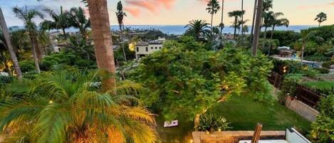 Tina de hidromasaje al aire libre