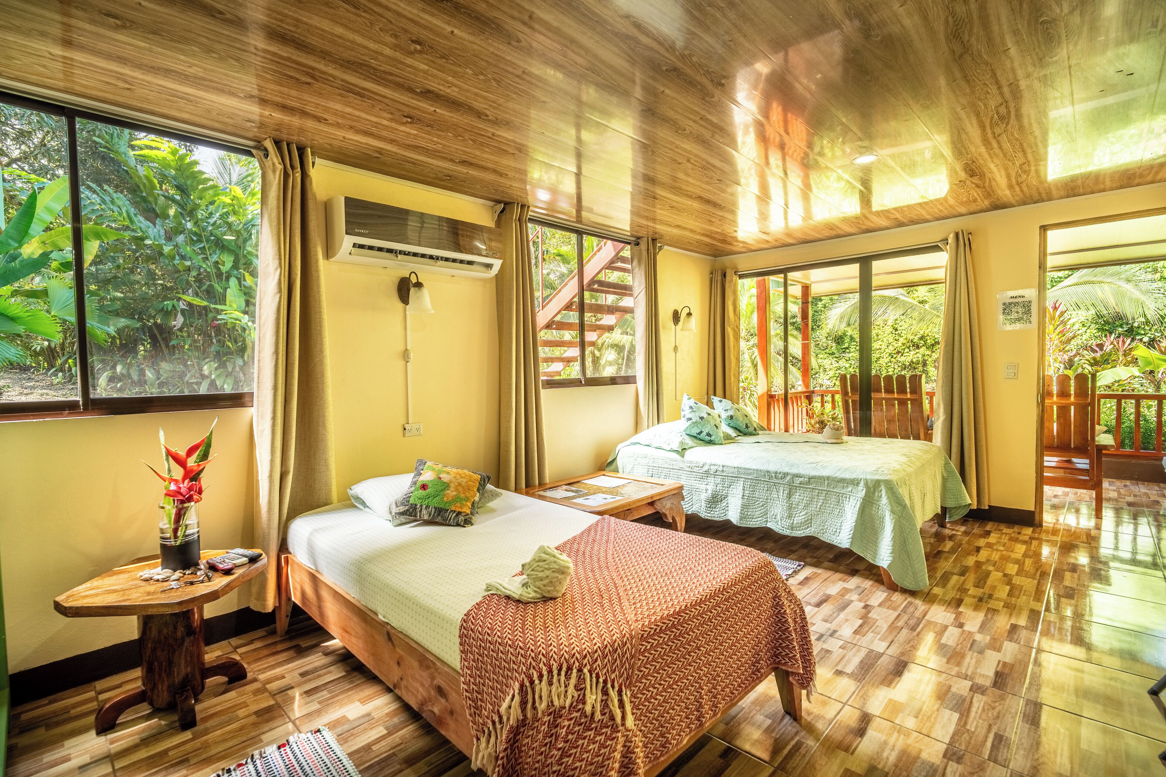 Cabina #2 | Ropa de cama hipoalergénica, edredón y decoración personalizada 