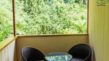 Comfort-Dreibettzimmer | Terrasse/Patio