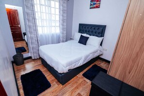 4 bedrooms, desk, iron/ironing board, free WiFi - Welcome to your dream getaway home away from home, schedule your accommodation. (Nairobi)