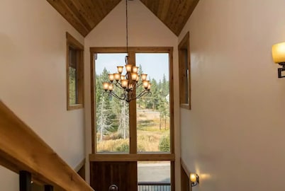 Castle-Cabin a Custom Vacation Home - Brand New.

