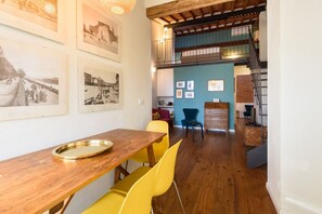 Interior - Terrace on the roofs apartment in Florence by Mmega (Firenze)