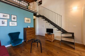 Interior - Terrace on the roofs apartment in Florence by Mmega (Firenze)