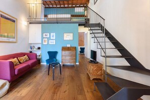 Interior - Terrace on the roofs apartment in Florence by Mmega (Firenze)