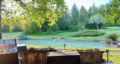 Secluded River Retreat 8 minutes from West Entrance to Glacier National Park.