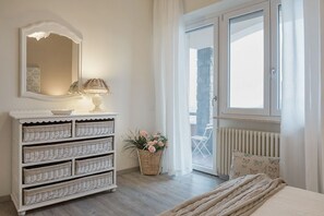 2 bedrooms, WiFi, bed sheets - Wonder View - My Home In Como (Como)