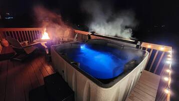 Bain à remous extérieur