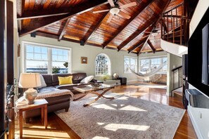 TV, peis og stereoanlegg