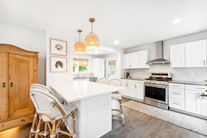 Fridge, microwave, oven, stovetop - Single Family Downtown House with Private Yard (Charleston)