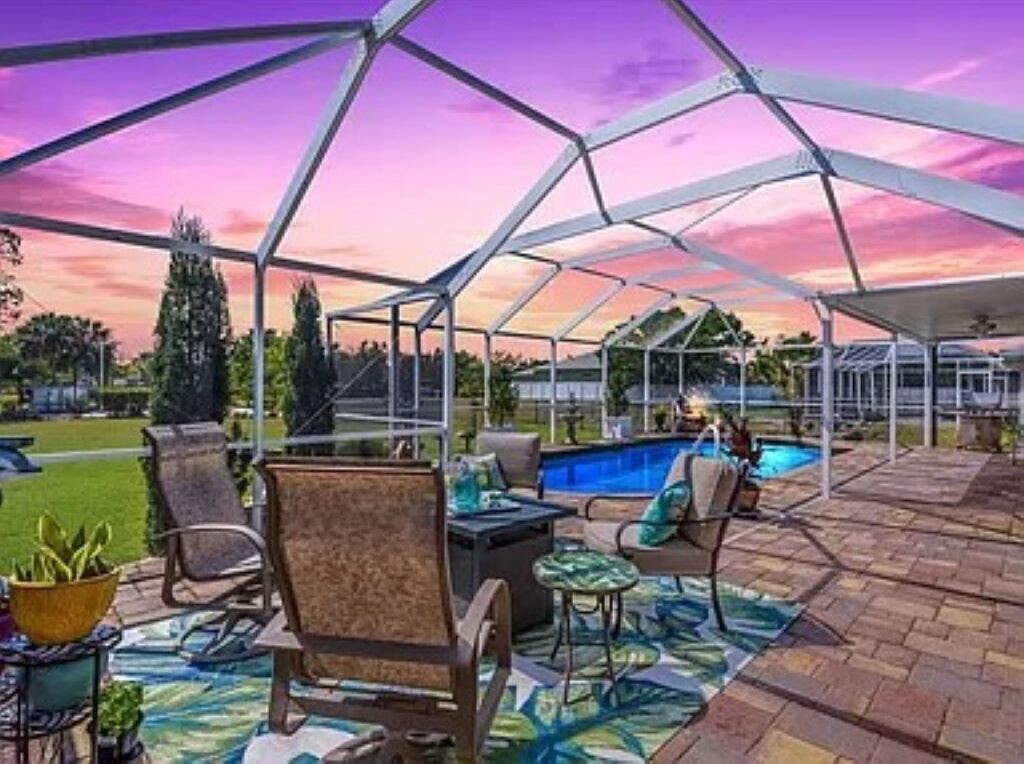 Heated Pool; Elegant & Cozy Home