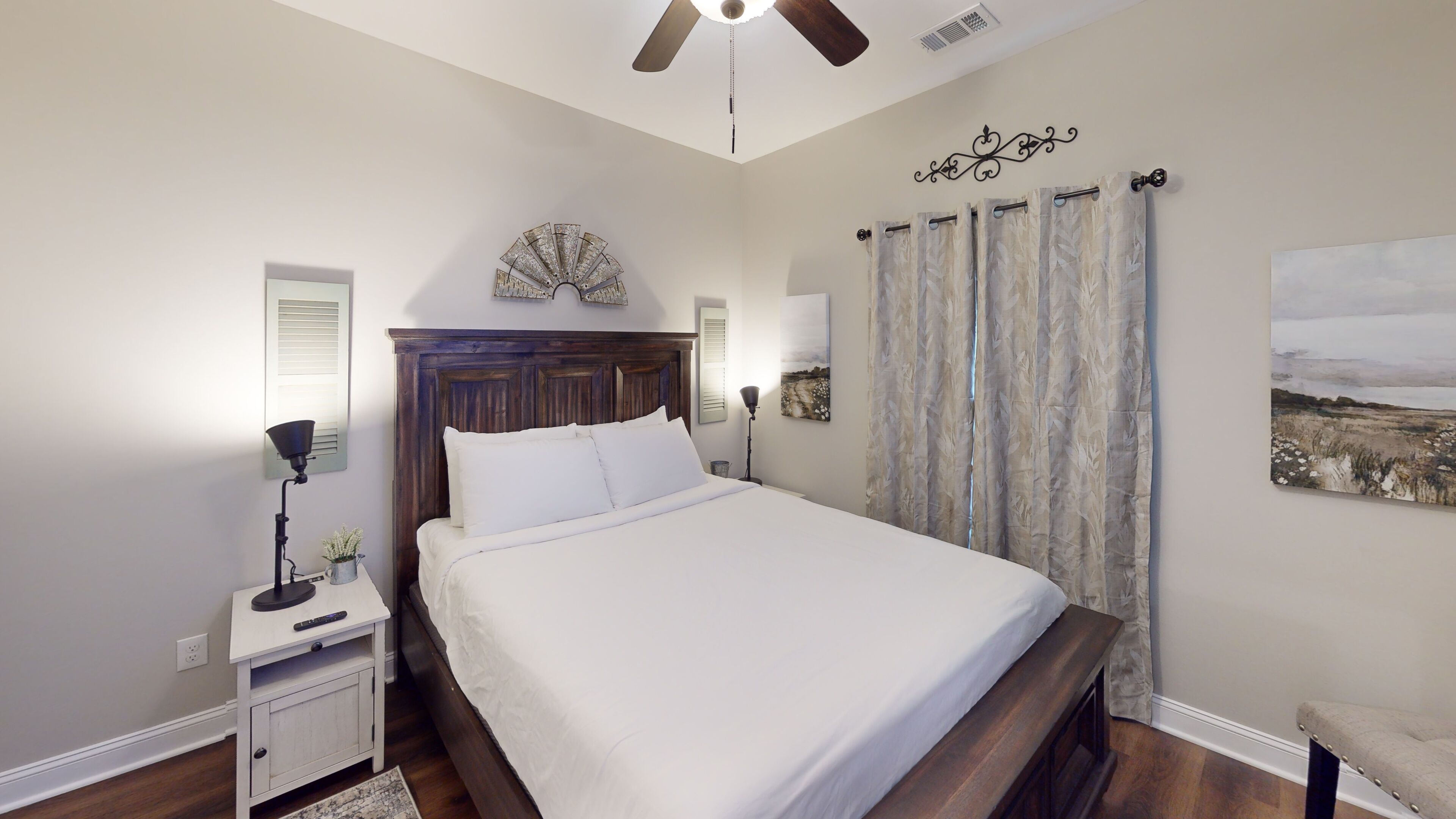 2 bedrooms, iron/ironing board, Internet, bed sheets