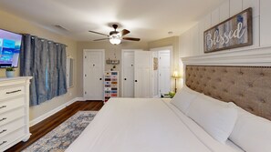 2 bedrooms, iron/ironing board, Internet, bed sheets