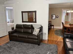 Living area - Forest Ave Historic Rutledge home 8 beds close to everything in the metro. (Des Moines)