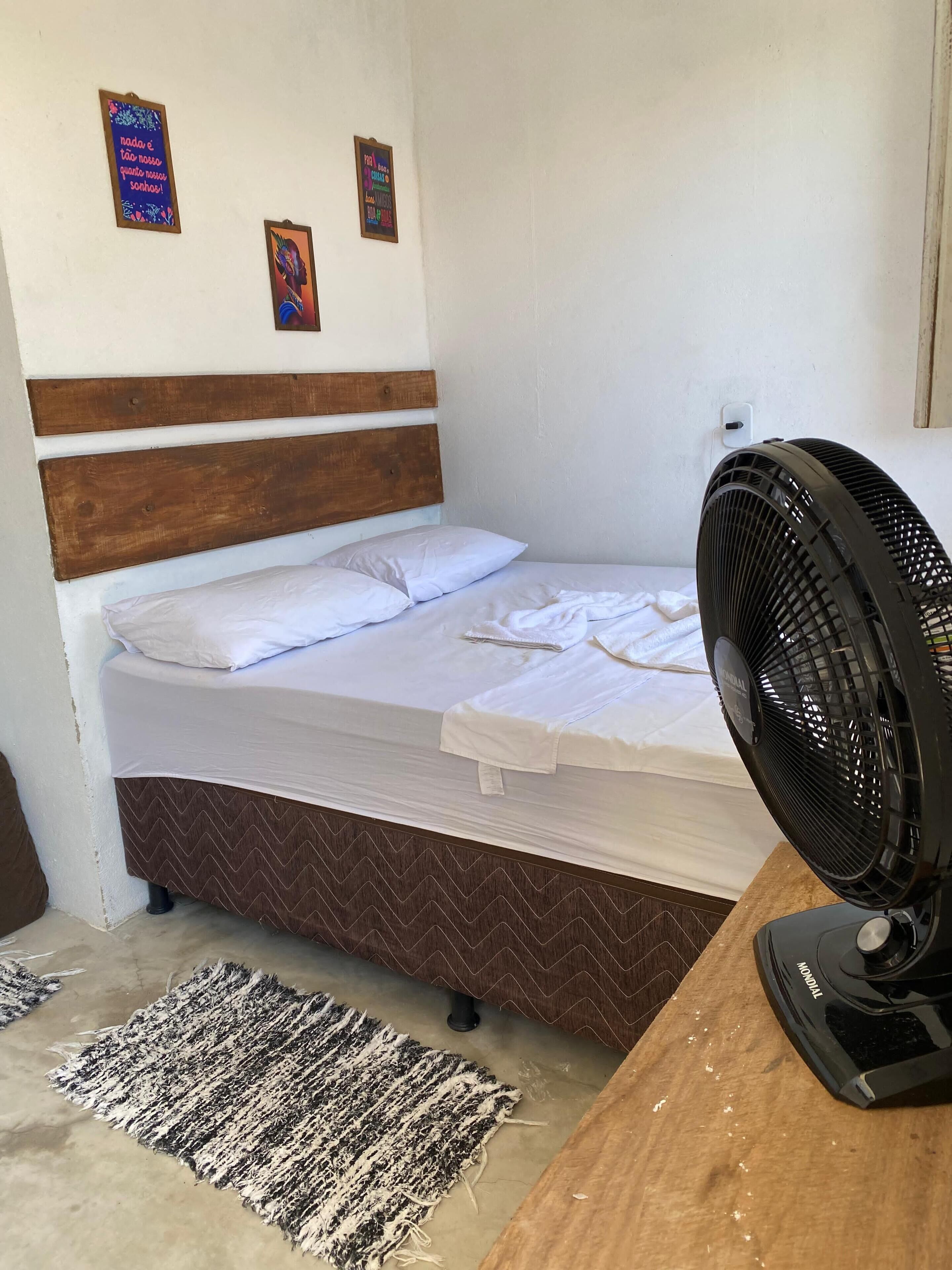 1 bedroom, bed sheets