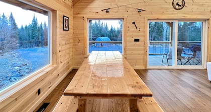 Black Bear Lodge (Direct Access to the ATV and Snowmobile Trails!)