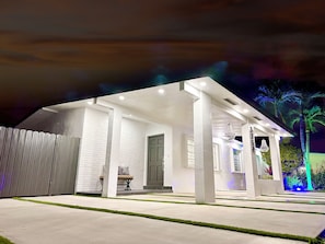 Exterior - MIAMI LUX HOUSE / Pool / Lounge / Bar (Miami)