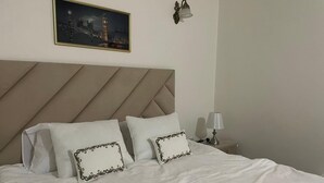 2 slaapkamers, een strijkplank/strijkijzer, wifi, beddengoed