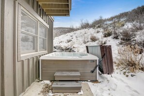Outdoor spa tub - Lovely Prospector 3 Bedroom (Park City)