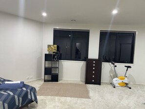 3 chambres, fer et planche à repasser, Wi-Fi, draps fournis