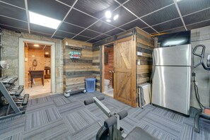 Interior - Beckley Studio w/ Private Hot Tub & Home Gym! (Beckley)