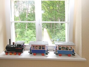 Unclassified image, 5 of 11, button