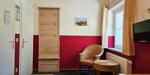 Unclassified image, 4 of 11, button