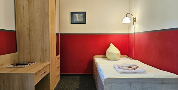 Unclassified image, 1 of 11, button