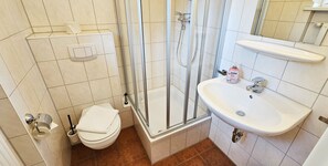 Shower, towels