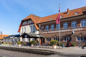 Unclassified image, 3 of 11, button - Mollibahnhof West - Ferienwohnung 01 - Mollibahnhof - Kühlungsborn West (Kühlungsborn)