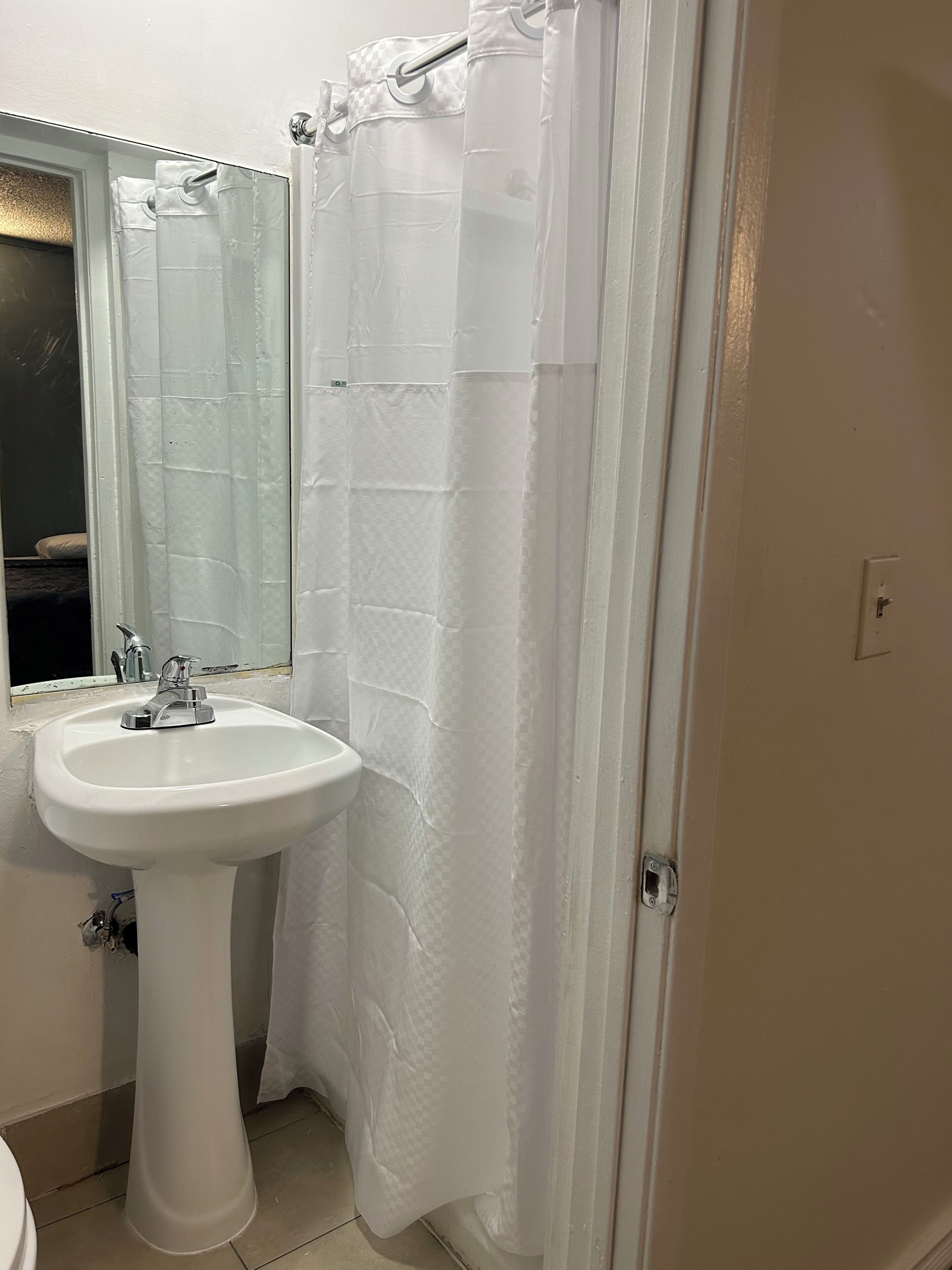 Photo - Budget Inn Hollywood