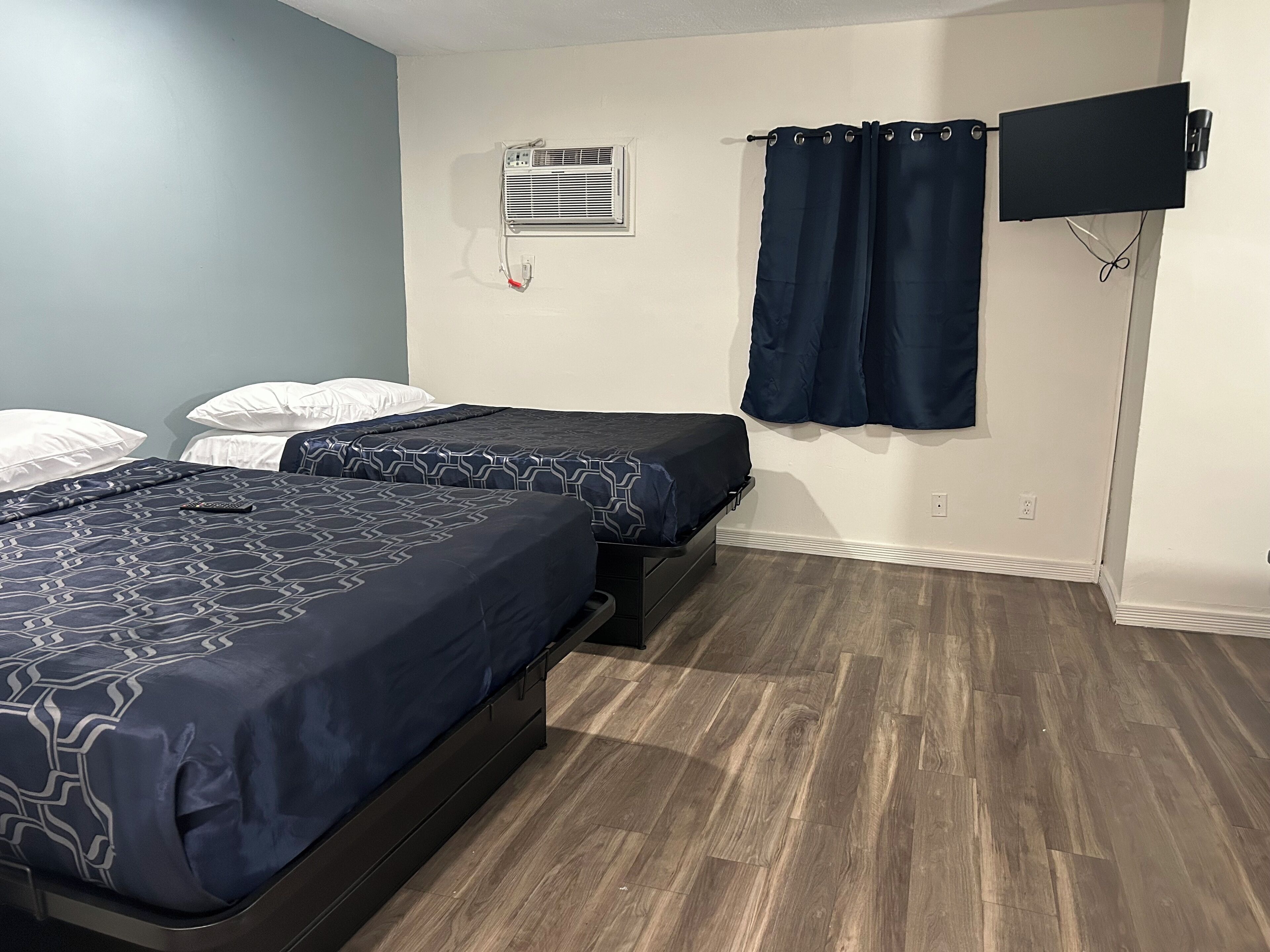 Photo - Budget Inn Hollywood