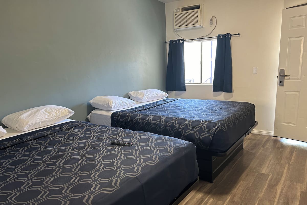 Basic Room, 2 Queen Beds