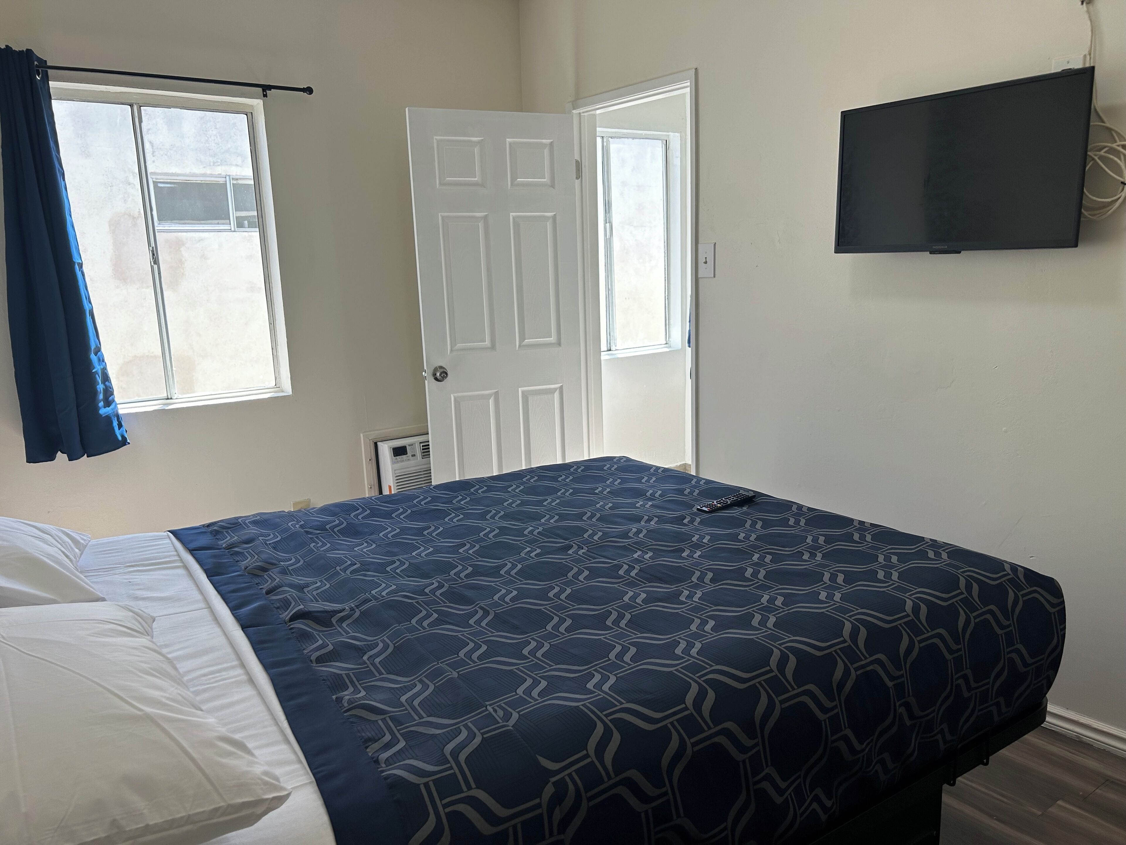 Photo - Budget Inn Hollywood